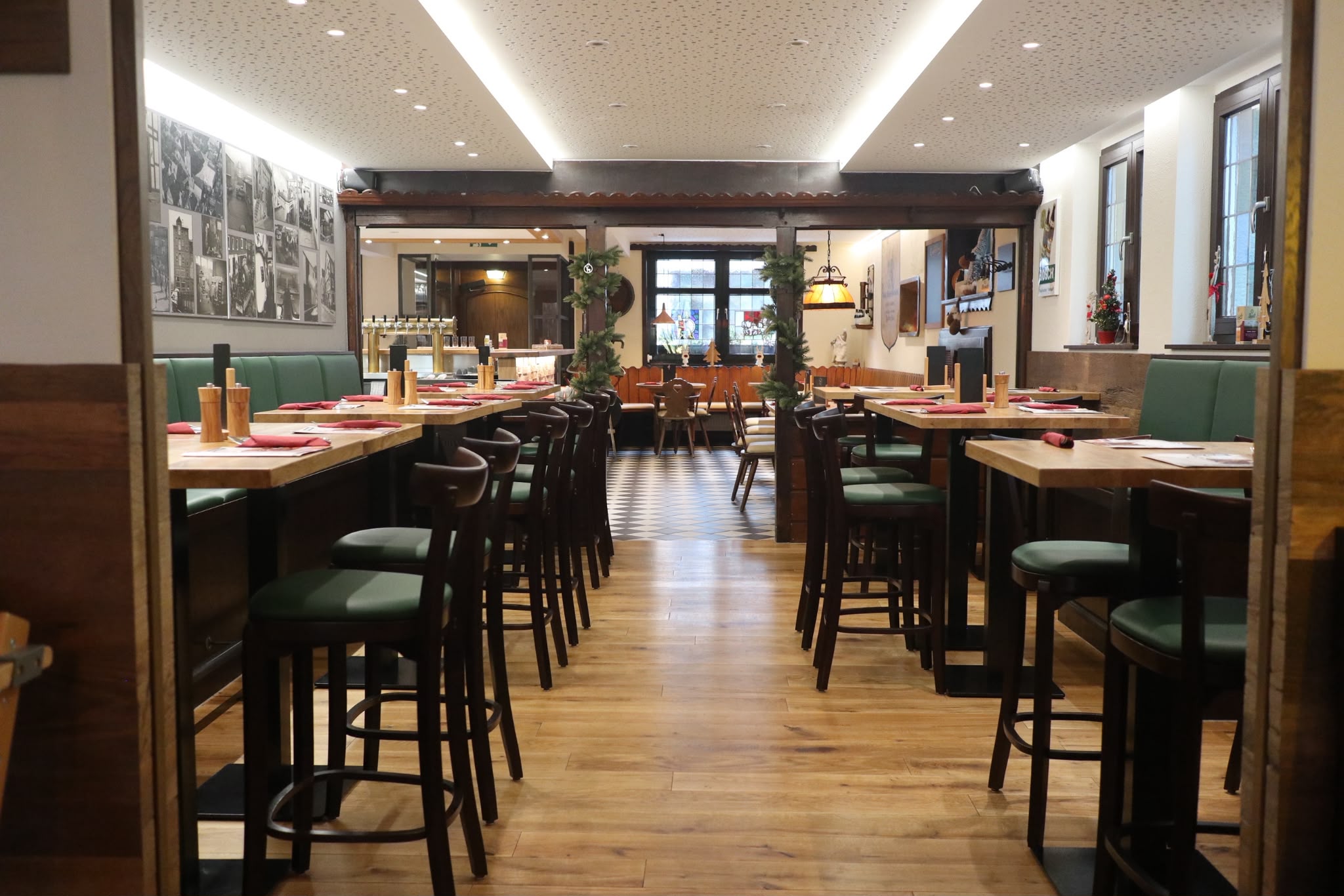 Brauhaus zur Sonne Gastraum mit Mittelgang